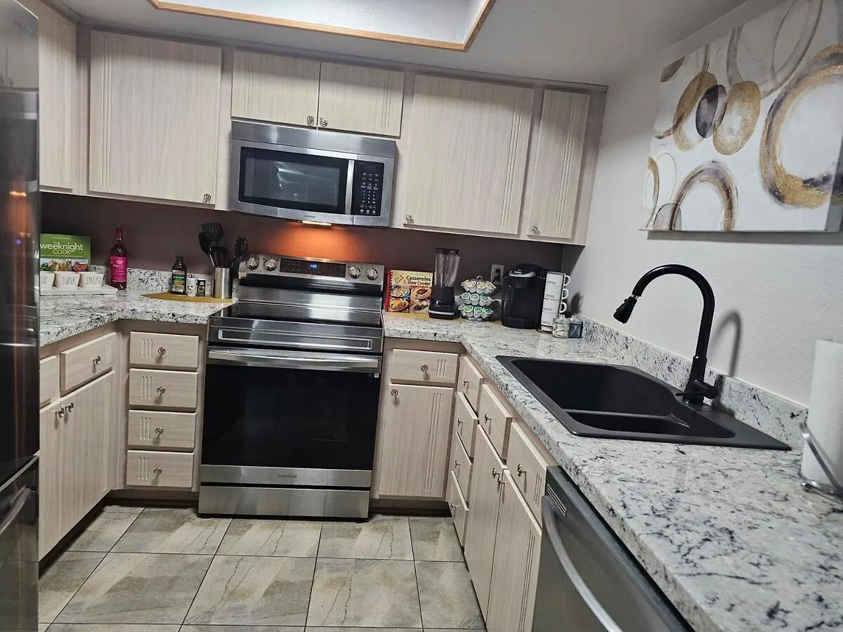 Affordable 2Br-2Ba Condo - Extra Amenities Las Vegas Apartment