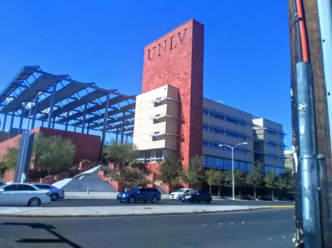 Affordable 2Br-2Ba Condo - Extra Amenities Apartment