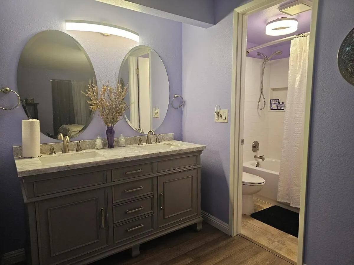 Affordable 2Br-2Ba Condo - Extra Amenities Apartment
